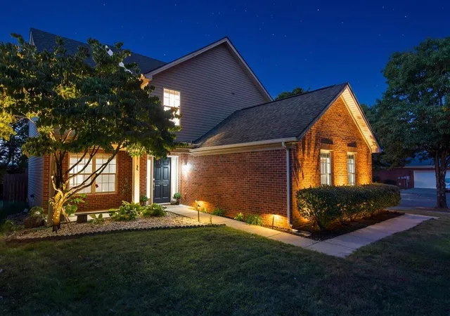 Photo 2 of Single family home for sale at 2161 Drummond Dr, Lexington, KY 40511 | MLS# 26026899 | Listing updated on 2026-10-18