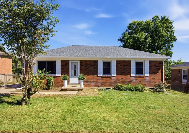 Photo 1 of Single family home for sale at 528 Foxwood Dr, Nicholasville, KY 40356 | MLS# 26026699 | Listing updated on 2026-10-23