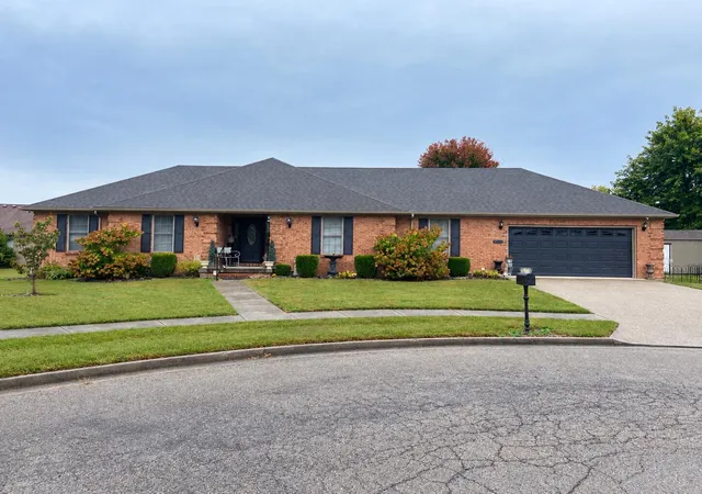 Photo 1 of Single family home for sale at 702 Boxwood Dr, Berea, KY 40403 | MLS# 26026800 | Listing updated on 2026-10-13