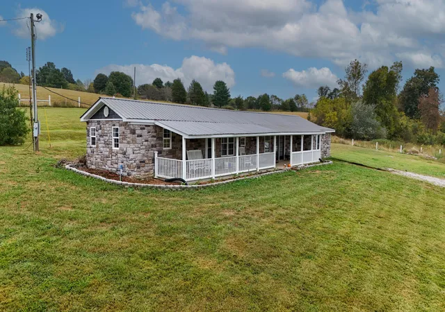 Single family home for sale at 1275 Wabd Jones Rd, Mount Vernon, KY 40456 | MLS# 26027445