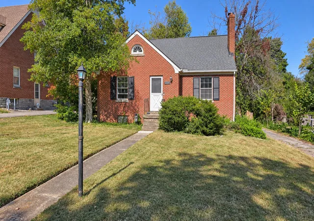 Photo 3 of Single family home for sale at 209 Tahoma Rd, Lexington, KY 40503 | MLS# 26026752 | Listing updated on 2026-10-19