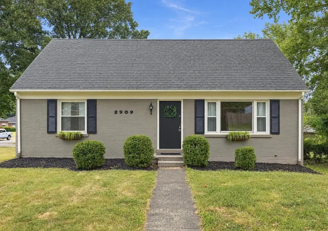 Photo 1 of Single family home for sale at 2909 Clays Ml Rd, Lexington, KY 40503 | MLS# 26026860 | Listing updated on 2026-10-22