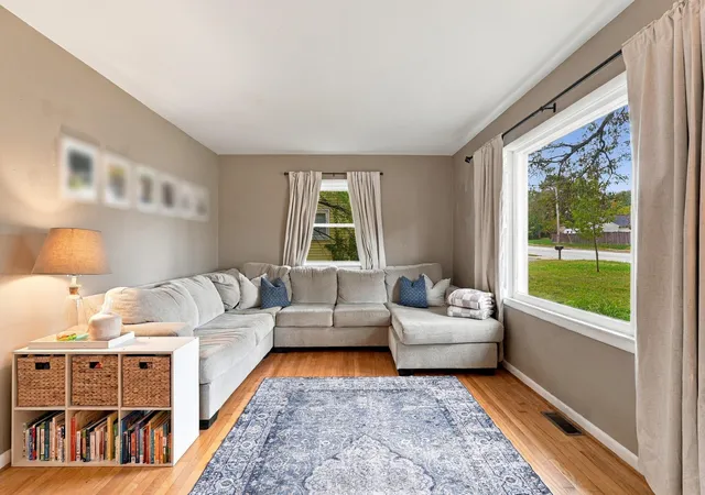 Photo 2 of Single family home for sale at 2909 Clays Ml Rd, Lexington, KY 40503 | MLS# 26026860 | Listing updated on 2026-10-22