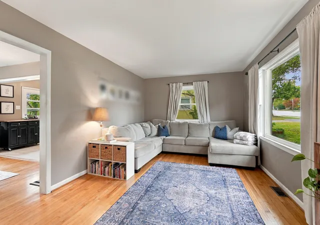 Photo 3 of Single family home for sale at 2909 Clays Ml Rd, Lexington, KY 40503 | MLS# 26026860 | Listing updated on 2026-10-22