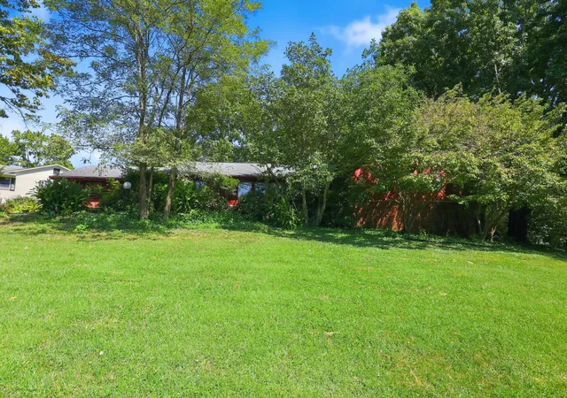 Photo 2 of Single family home for sale at 1272 Standish Way, Lexington, KY 40504 | MLS# 26026905 | Listing updated on 2026-10-14