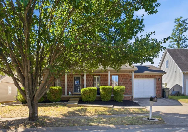 Single family home for sale at 2452 English Sta Dr, Lexington, KY 40514 | MLS# 26026745