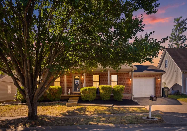 Photo 3 of Single family home for sale at 2452 English Sta Dr, Lexington, KY 40514 | MLS# 26026745 | Listing updated on 2026-10-18