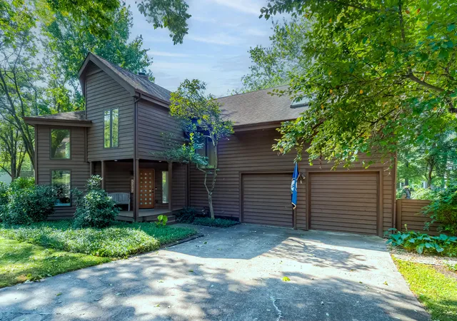 Photo 3 of Single family home for sale at 3717 Higbee Woods Ct, Lexington, KY 40503 | MLS# 26026759 | Listing updated on 2026-10-13