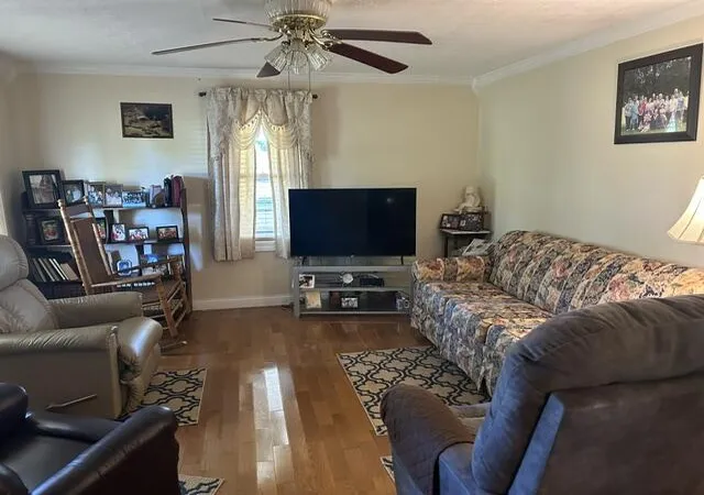 Photo 3 of Single family home for sale at 63 Masters Ln, East Bernstadt, KY 40729 | MLS# 26026747 | Listing updated on 2026-10-19