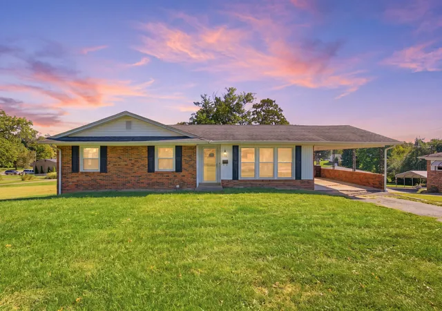 Photo 1 of Sale Pending at 405 Crab Orchard St, Lancaster, KY 40444 | MLS# 26026775 | Listing updated on 2026-10-13