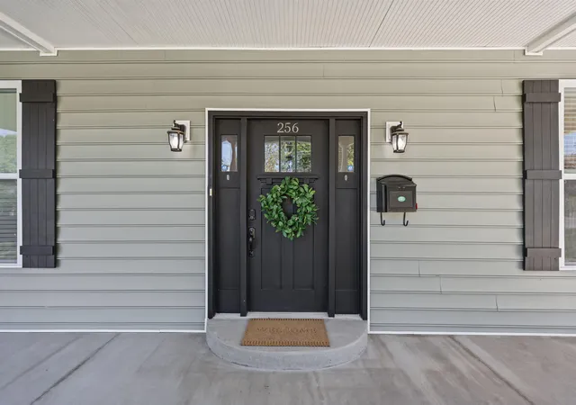 Photo 4 of Single family home for sale at 256 Bassett Ave, Lexington, KY 40502 | MLS# 26027342 | Listing updated on 2026-10-20
