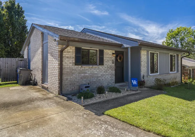 Photo 2 of Sale Pending at 3796 Niagara Dr, Lexington, KY 40517 | MLS# 26026993 | Listing updated on 2026-10-13
