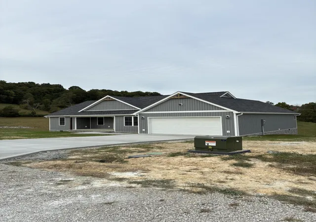 Photo 3 of Single family home for sale at 242 Shiner Valley Rd, Williamsburg, KY 40769 | MLS# 26026863 | Listing updated on 2026-10-16