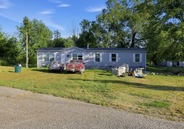 Photo 1 of Sale Pending at 1140 School St, Henderson, KY 42420 | MLS# 26026870 | Listing updated on 2026-10-05