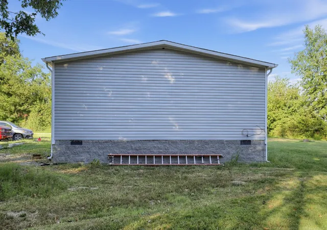 Photo 2 of Sale Pending at 1140 School St, Henderson, KY 42420 | MLS# 26026870 | Listing updated on 2026-10-05