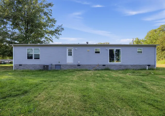 Photo 3 of Sale Pending at 1140 School St, Henderson, KY 42420 | MLS# 26026870 | Listing updated on 2026-10-05