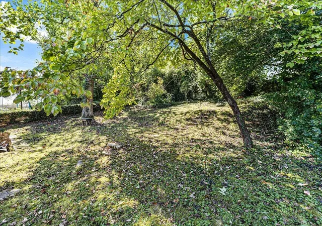 Photo 45 of Single family home for sale at 8 Rockland Ct, Frankfort, KY 40601 | MLS# 26026894 | Listing updated on 2026-10-21