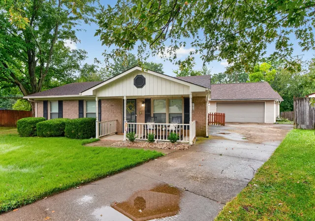 Photo 2 of Sale Pending at 1101 Kalone Way, Lexington, KY 40515 | MLS# 26026887 | Listing updated on 2026-10-13