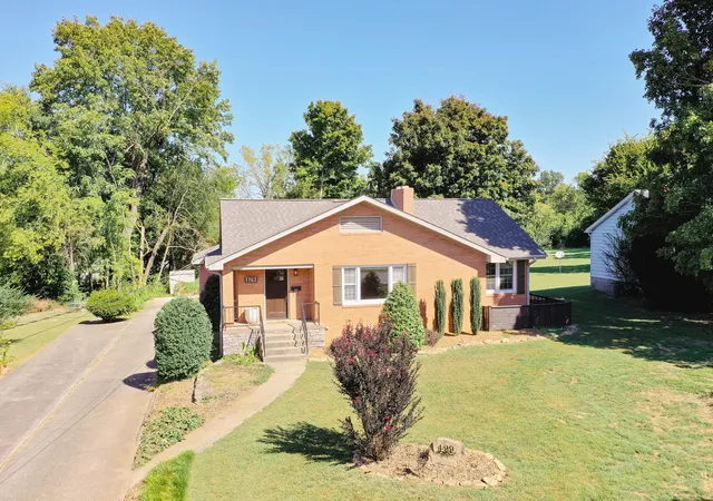Photo 1 of Single family home for sale at 129 N Highland Ave, Princeton, KY 42445 | MLS# 26026974 | Listing updated on 2026-09-30