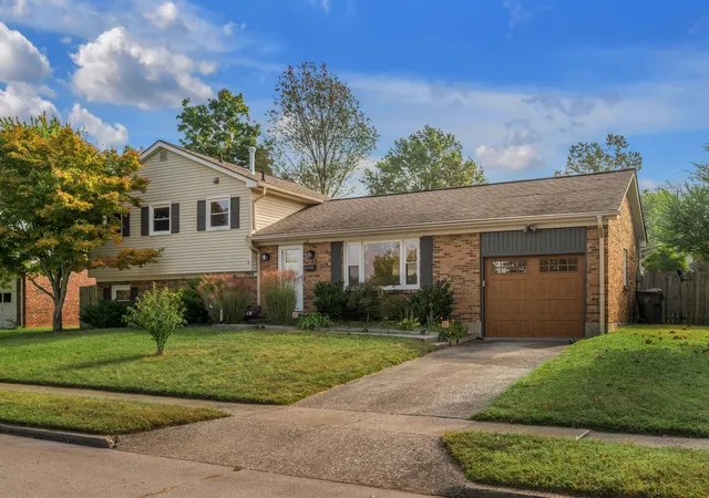 Photo 1 of Sale Pending at 2864 Middlesex Way, Lexington, KY 40503 | MLS# 26028123 | Listing updated on 2026-10-16