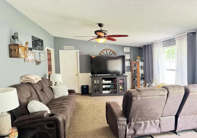 Photo 2 of Single family home for sale at 62 Shady Ln, Berea, KY 40403 | MLS# 26026909 | Listing updated on 2026-10-13