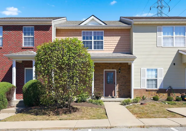 Photo 2 of Townhouse for sale at 3855 Lochdale Ter #6106, Lexington, KY 40514 | MLS# 26027030 | Listing updated on 2026-10-13