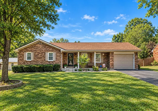 Photo 1 of Sale Pending at 1322 Shadelawn Dr, Mount Sterling, KY 40353 | MLS# 26027361 | Listing updated on 2026-10-14