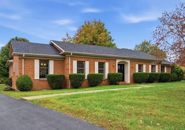 Photo 2 of Single family home for sale at 1904 Heather Way, Mount Sterling, KY 40353 | MLS# 26028212 | Listing updated on 2026-10-19