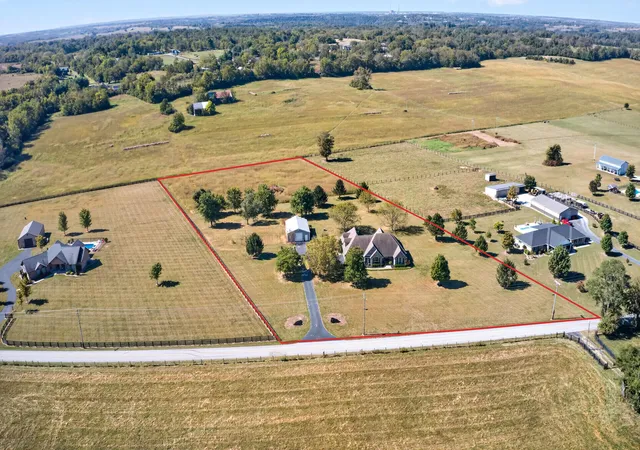 Photo 1 of Single family home for sale at 1601 Bethel Rd, Nicholasville, KY 40356 | MLS# 26027203 | Listing updated on 2026-10-20