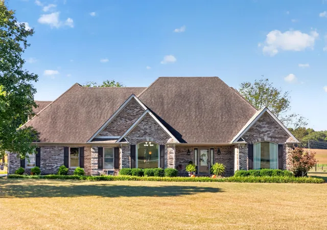 Photo 3 of Single family home for sale at 1601 Bethel Rd, Nicholasville, KY 40356 | MLS# 26027203 | Listing updated on 2026-10-20