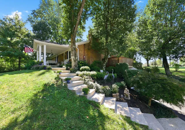 Photo 3 of Sale Pending at 1302 Long Lick Pike, Georgetown, KY 40324 | MLS# 26026996 | Listing updated on 2026-10-13