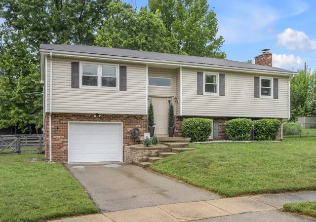 Photo 2 of Single family home for sale at 3509 Mellinocket Ct, Lexington, KY 40503 | MLS# 26027616 | Listing updated on 2026-10-19