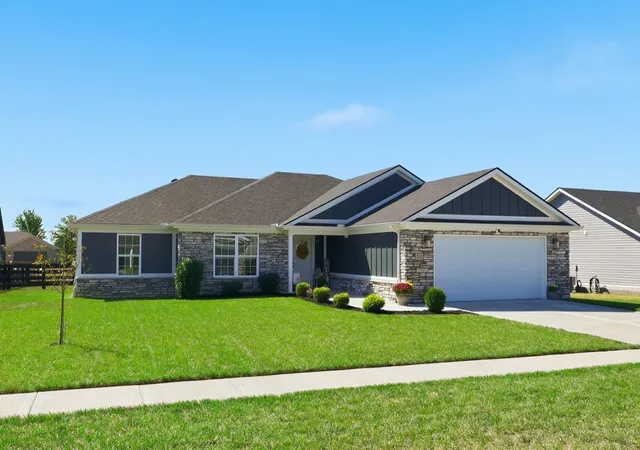 Single family home for sale at 311 Mohegan Trl, Richmond, KY 40475 | MLS# 26026995
