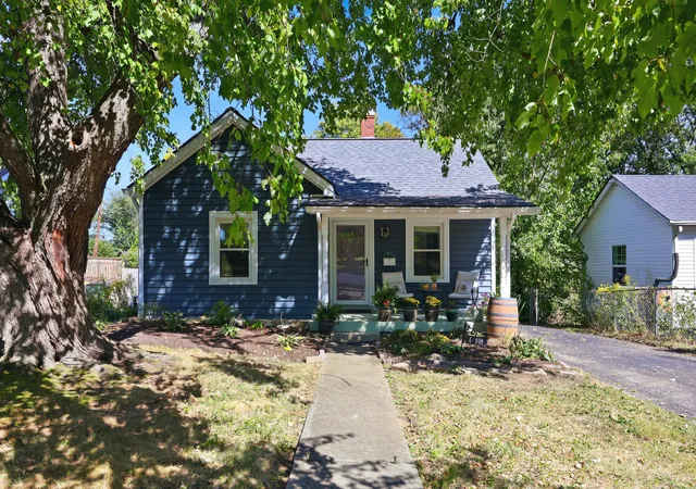 Photo 1 of Sale Pending at 411 Park View Ave, Lexington, KY 40505 | MLS# 26027489 | Listing updated on 2026-10-17