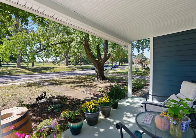Photo 2 of Sale Pending at 411 Park View Ave, Lexington, KY 40505 | MLS# 26027489 | Listing updated on 2026-10-17