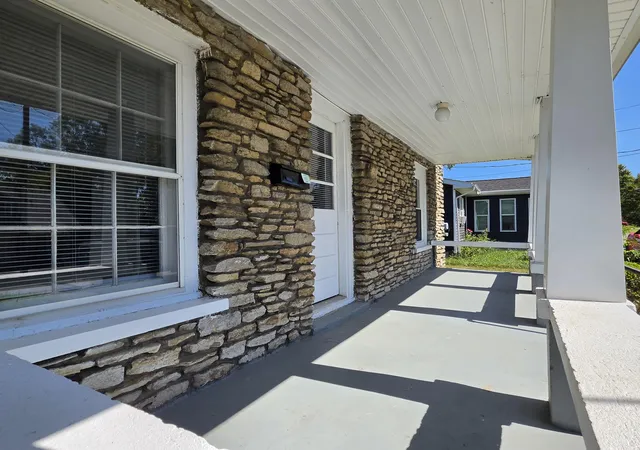 Photo 3 of Sale Pending at 433 Main Ave, Georgetown, KY 40324 | MLS# 26026959 | Listing updated on 2026-10-20