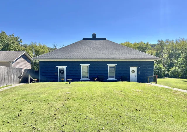 Photo 2 of Multi family home for sale at 748 750 Hillcrest Ave, Frankfort, KY 40601 | MLS# 26026963 | Listing updated on 2026-10-13