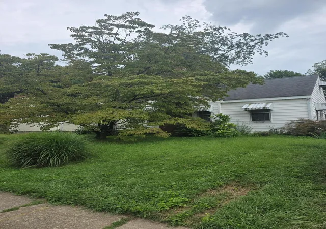 Photo 1 of Single family home for sale at 528 Henry Clay Blvd, Lexington, KY 40505 | MLS# 26026973 | Listing updated on 2026-10-13
