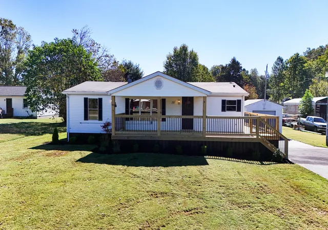Photo 1 of Single family home for sale at 10 Spencer Ln, Clay City, KY 40312 | MLS# 26027064 | Listing updated on 2026-10-13