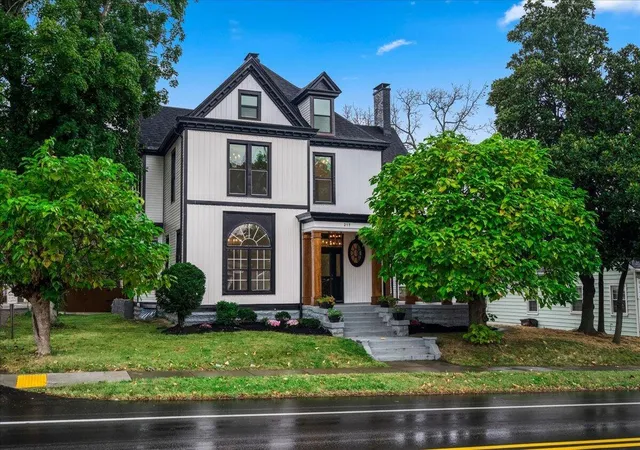 Photo 1 of Single family home for sale at 217 S Main St, Nicholasville, KY 40356 | MLS# 26026997 | Listing updated on 2026-10-19