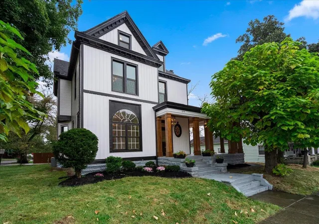 Photo 2 of Single family home for sale at 217 S Main St, Nicholasville, KY 40356 | MLS# 26026997 | Listing updated on 2026-10-19