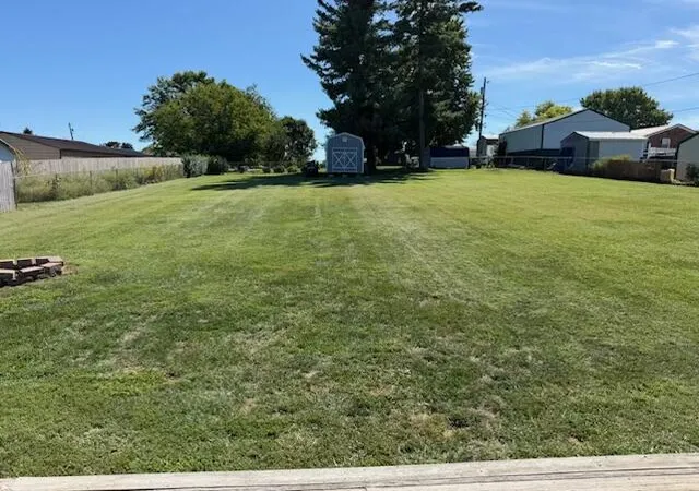 Photo 2 of Sale Pending at 305 Albert Sidney Johnston Ave, Maysville, KY 41056 | MLS# 26026992 | Listing updated on 2026-10-16
