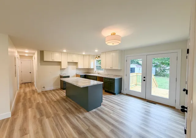 Photo 2 of Single family home for sale at 102 Chad St, Williamsburg, KY 40769 | MLS# 26027158 | Listing updated on 2026-10-22