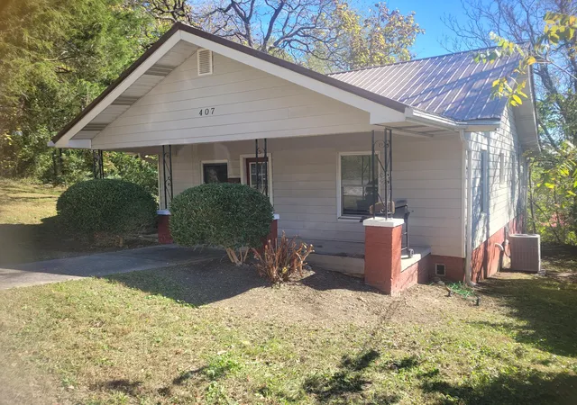 Photo 3 of Single family home for sale at 407 W 15th Street, Corbin, KY 40701 | MLS# 26027089 | Listing updated on 2026-10-20