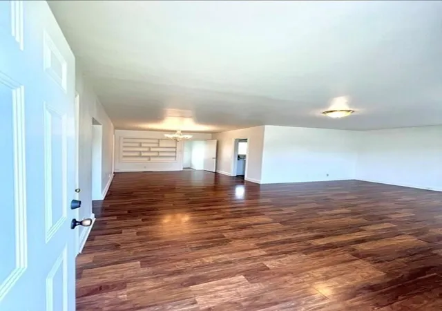 Photo 2 of Single family home for sale at 1604 E 9th Street, Hopkinsville, KY 42240 | MLS# 26027011 | Listing updated on 2026-10-02