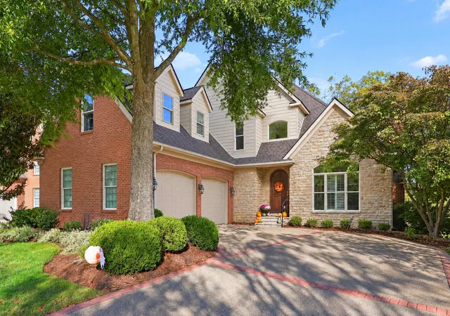 Photo 1 of Sale Pending at 889 Golden Bell Pl, Lexington, KY 40515 | MLS# 26027015 | Listing updated on 2026-10-16