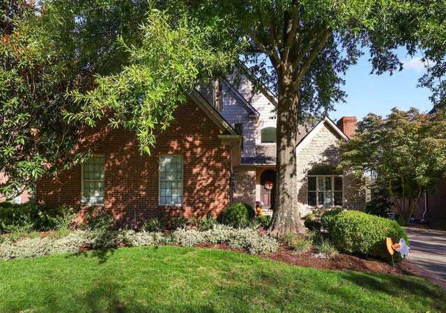 Photo 3 of Sale Pending at 889 Golden Bell Pl, Lexington, KY 40515 | MLS# 26027015 | Listing updated on 2026-10-16