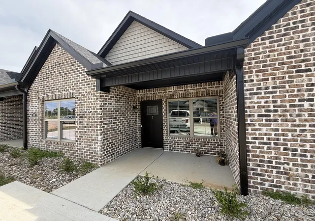 Photo 1 of Townhouse for sale at 840 Ridgewood Dr #5, Berea, KY 40403 | MLS# 26027042 | Listing updated on 2026-10-13