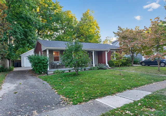 Photo 2 of Single family home for sale at 554 Sheridan Dr, Lexington, KY 40503 | MLS# 26027125 | Listing updated on 2026-10-13