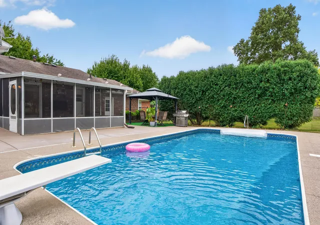 Photo 1 of Sale Pending at 2011 Abelia Ln, Lexington, KY 40504 | MLS# 26027121 | Listing updated on 2026-10-13